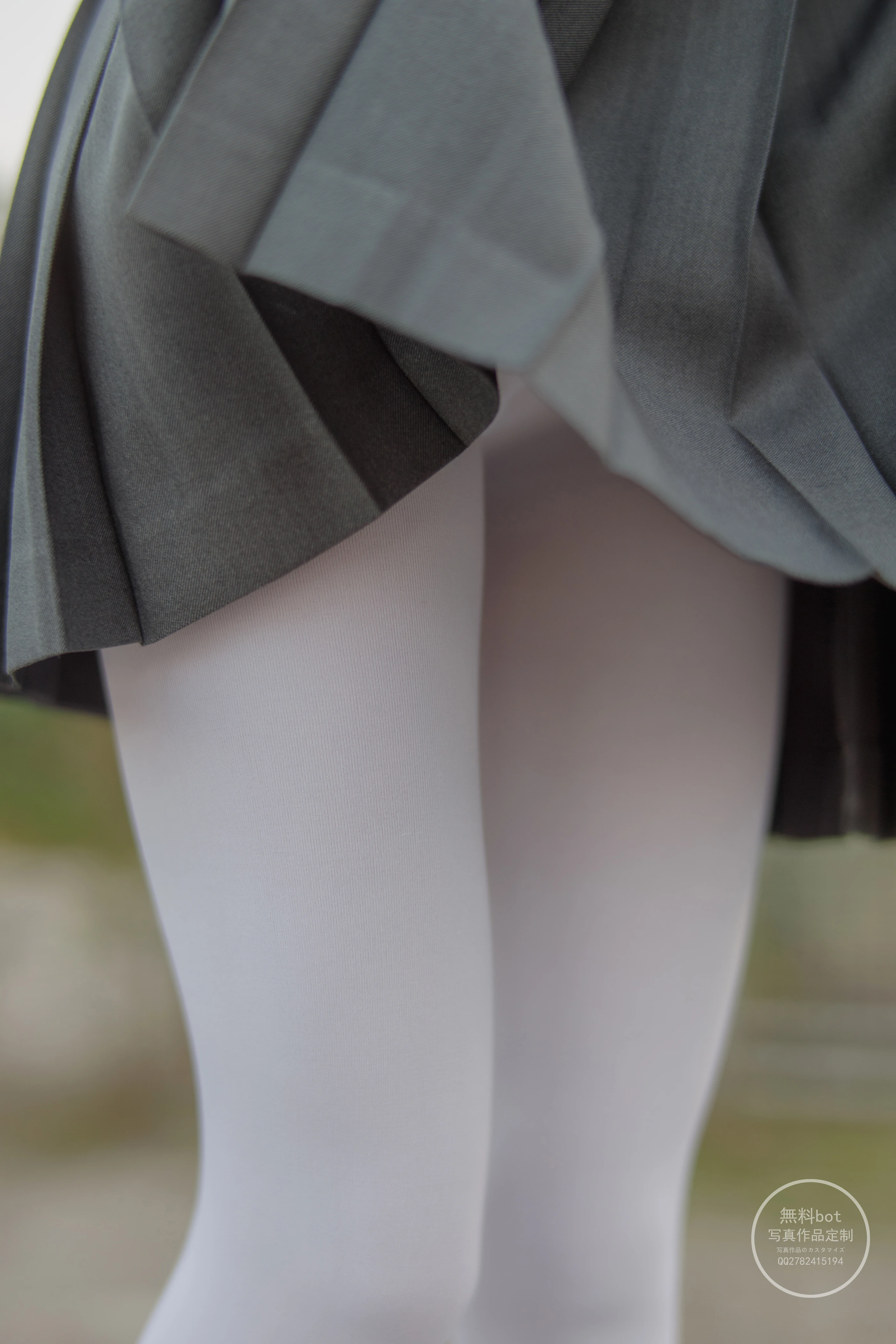 森萝财团 有料006  依依 户外白丝JK制服 [90P]插图6